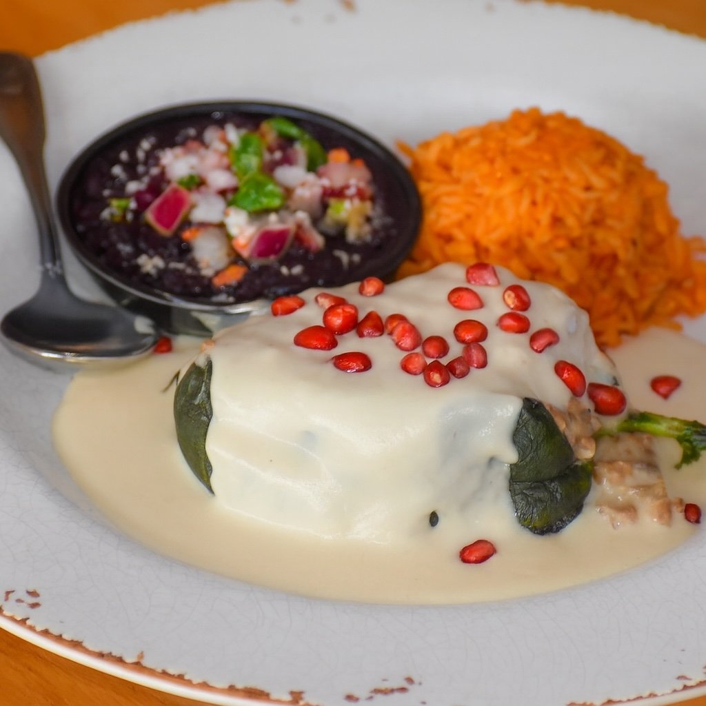 lola's chile en nogada