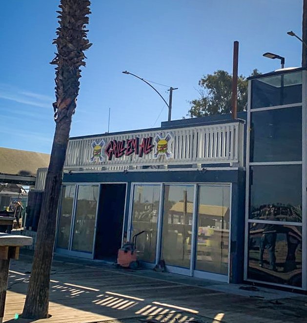 The new facade of Grill Em All's Long Beach location. Photo by Martina Contreras/LBFS.
