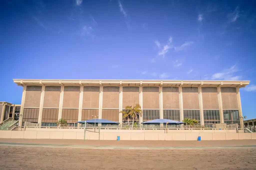 Belmont Plaza Olympic Pool