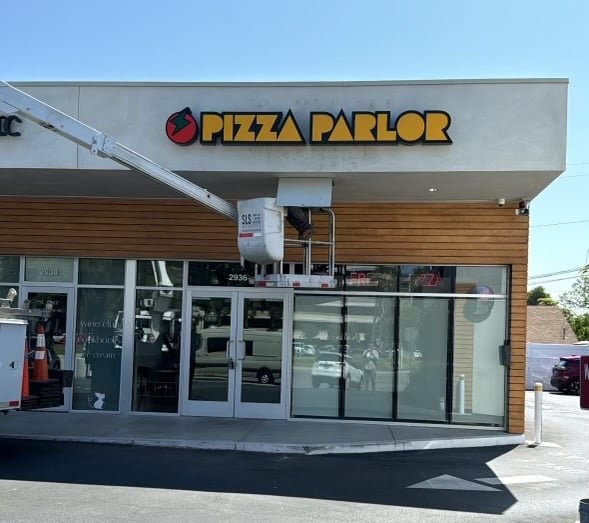 pizza parlor long beach