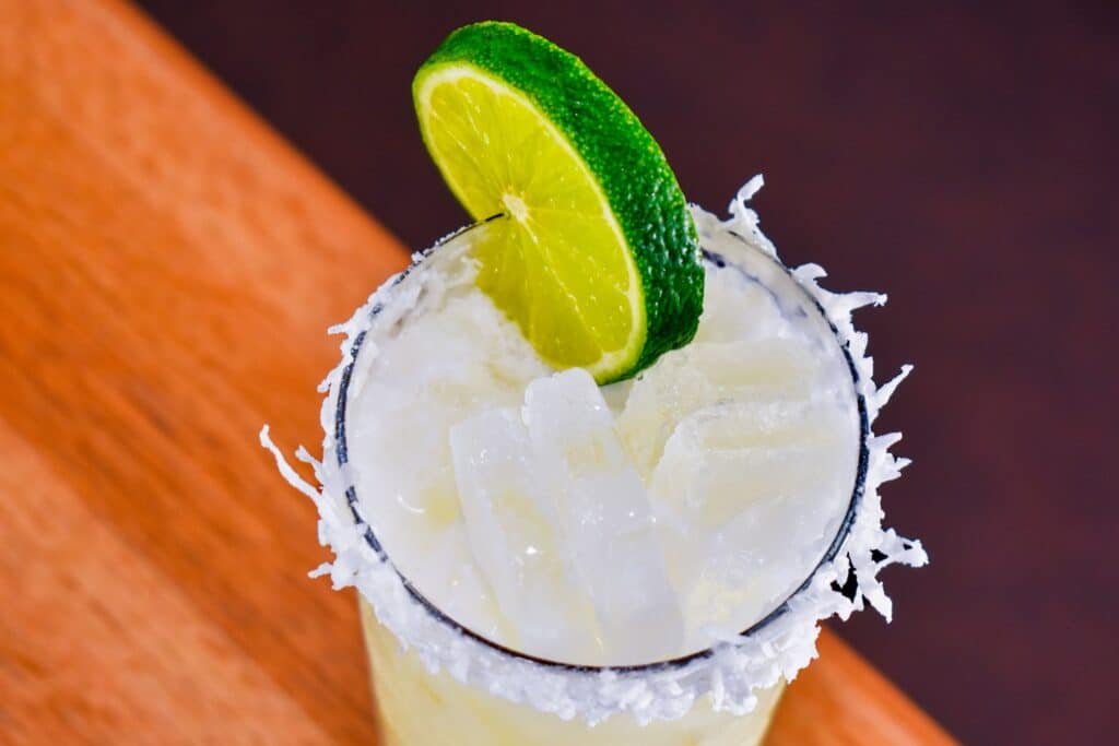 salt & grove downtown long beach courtyard