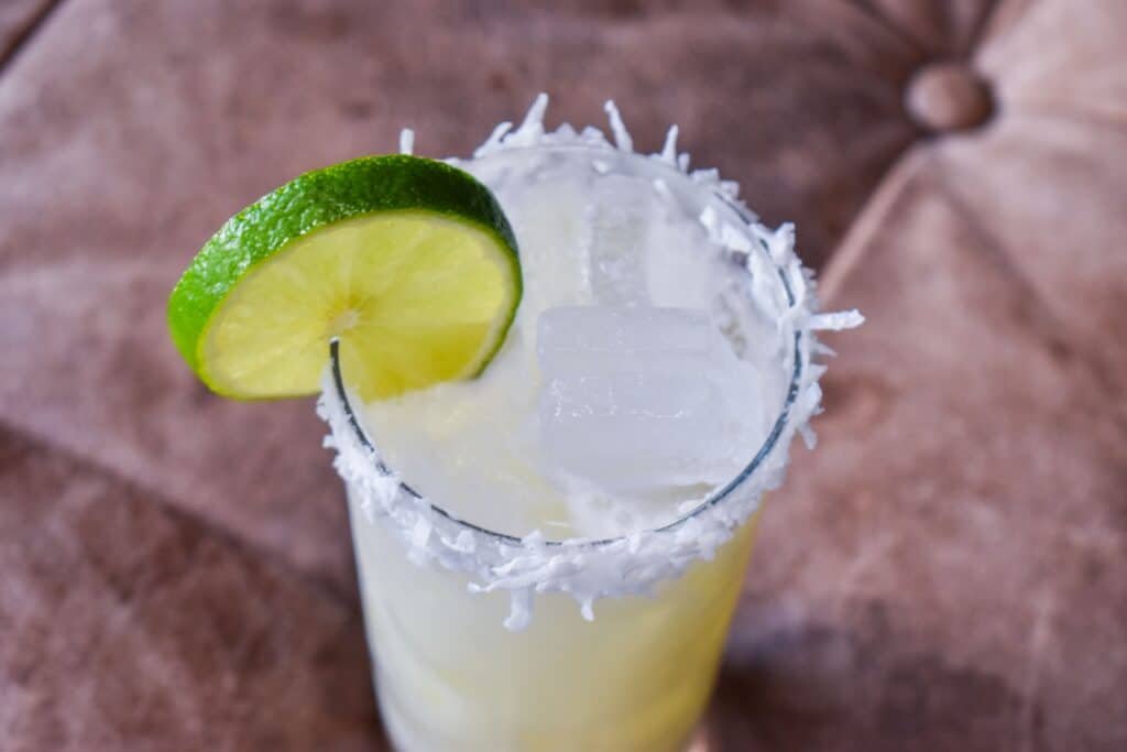 salt & grove downtown long beach courtyard