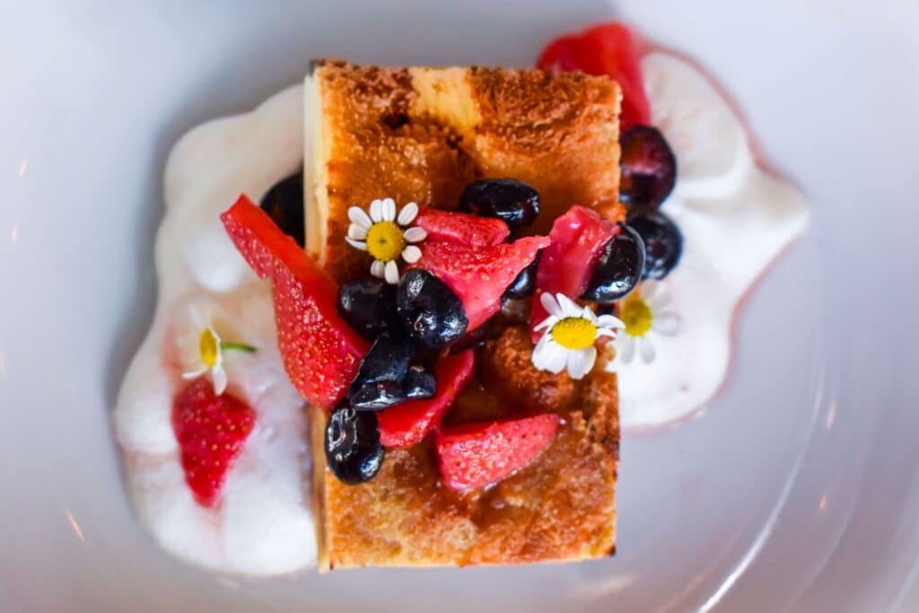 salt & grove downtown long beach courtyard