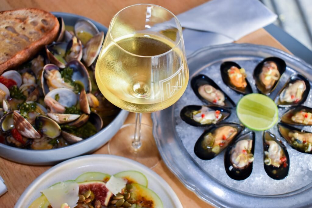 liv's seafood long beach belmont shore