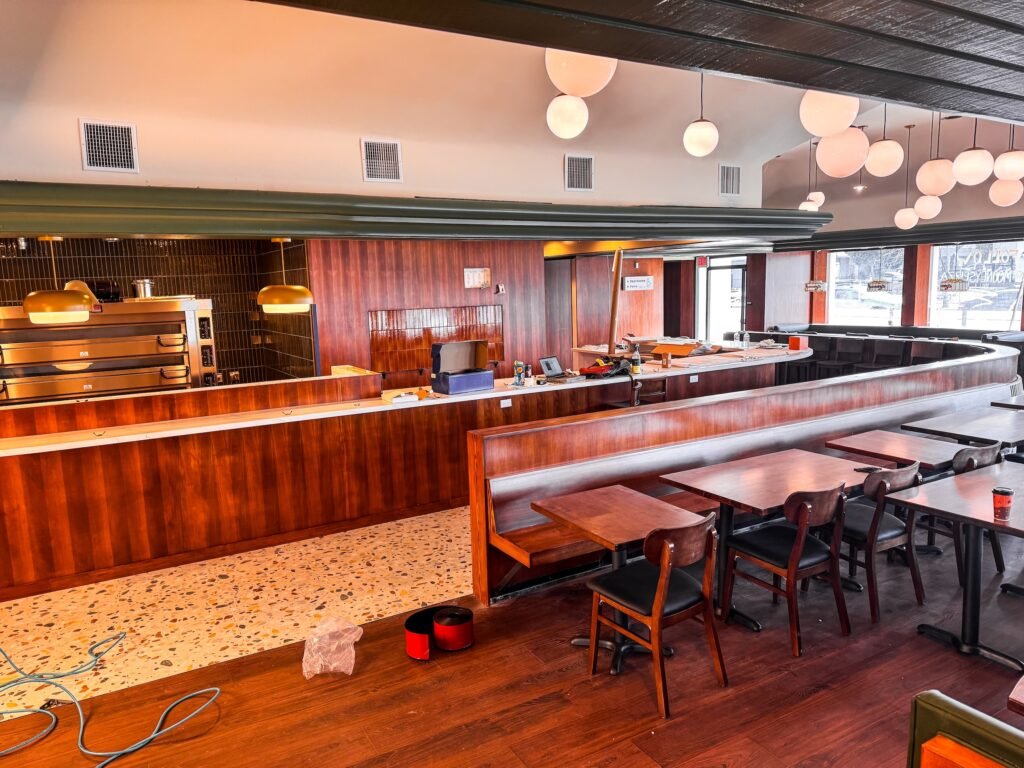 mooney's pizza long beach