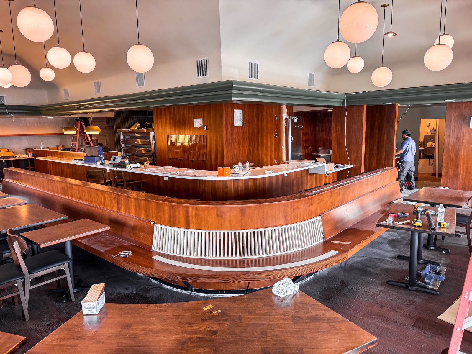 mooney's pizza long beach