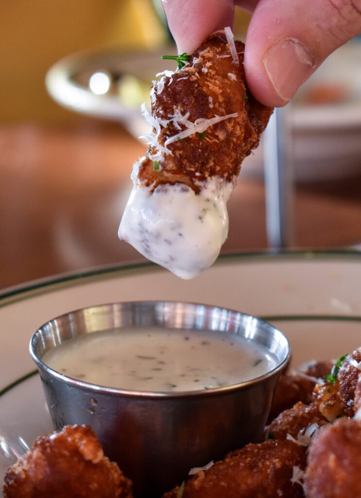 mooney's pizza tavern Long Beach