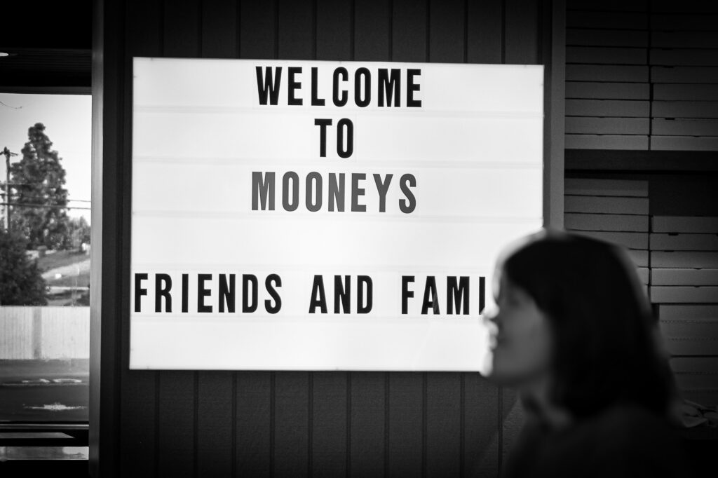 mooney's pizza tavern Long Beach