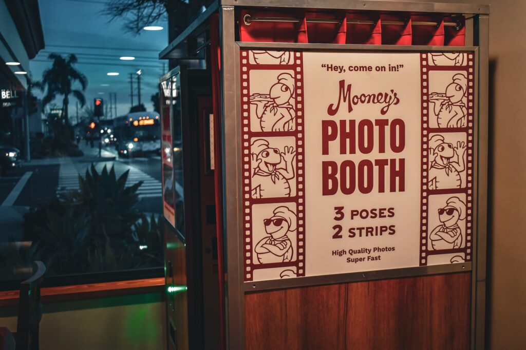 mooney's pizza tavern Long Beach