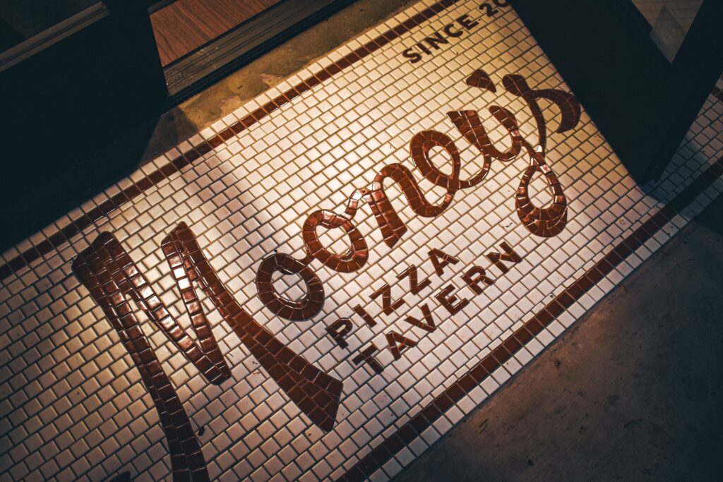 mooney's pizza tavern Long Beach