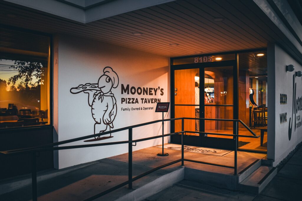 mooney's pizza tavern Long Beach