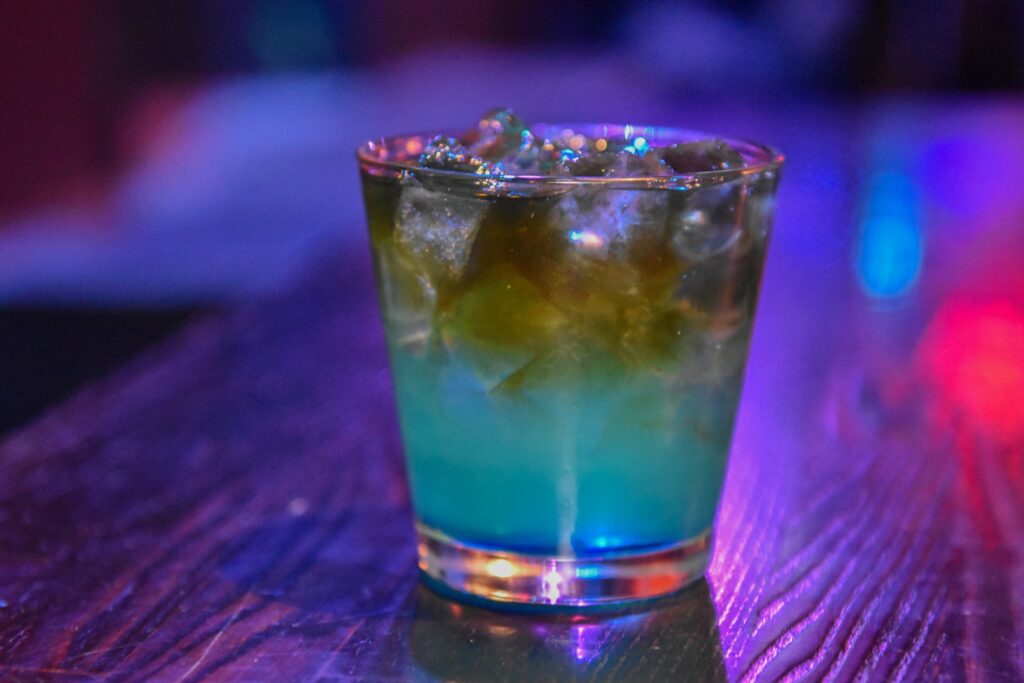 4th horseman long beach full bar