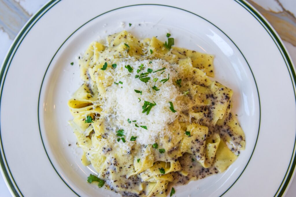 dolores long beach social list 4th street luis navarro