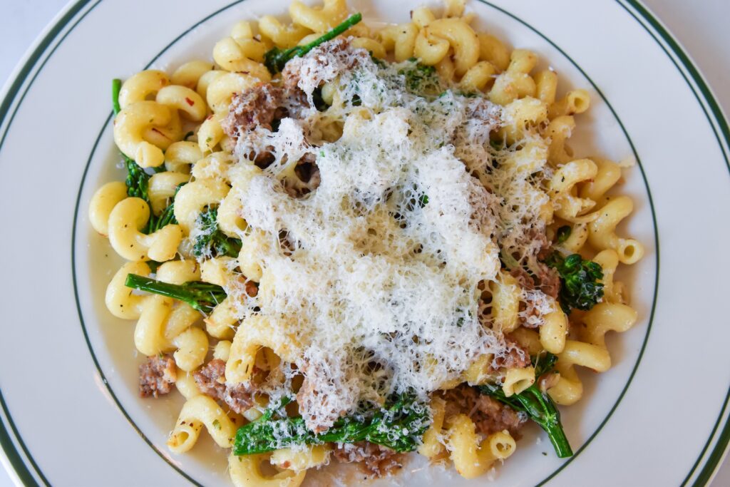 dolores long beach social list 4th street luis navarro