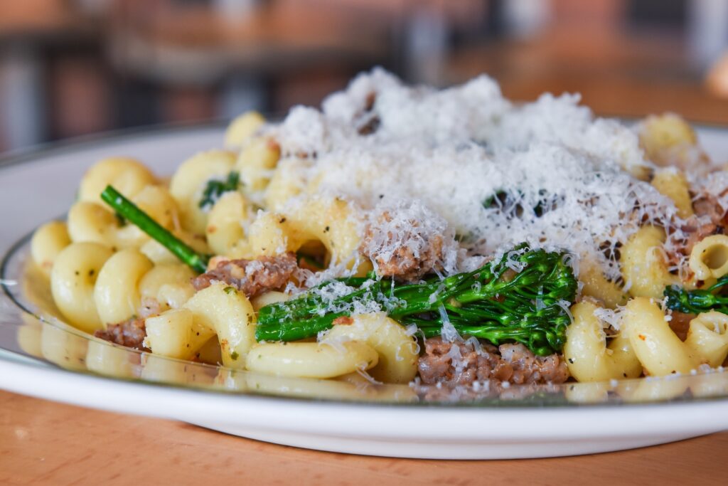 dolores long beach social list 4th street luis navarro