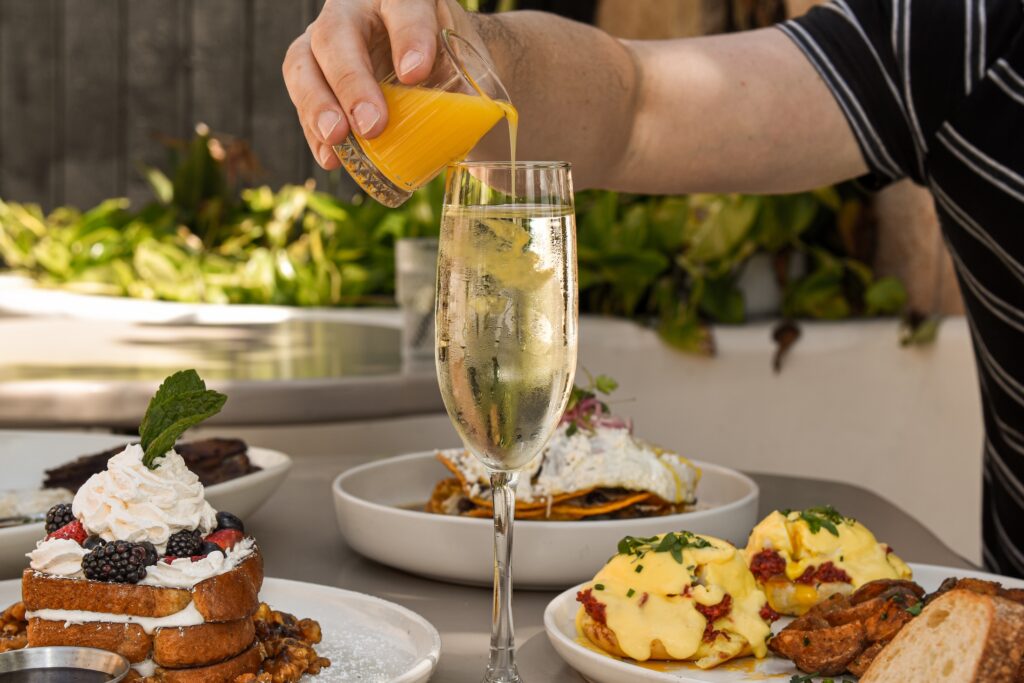 luna long beach brunch