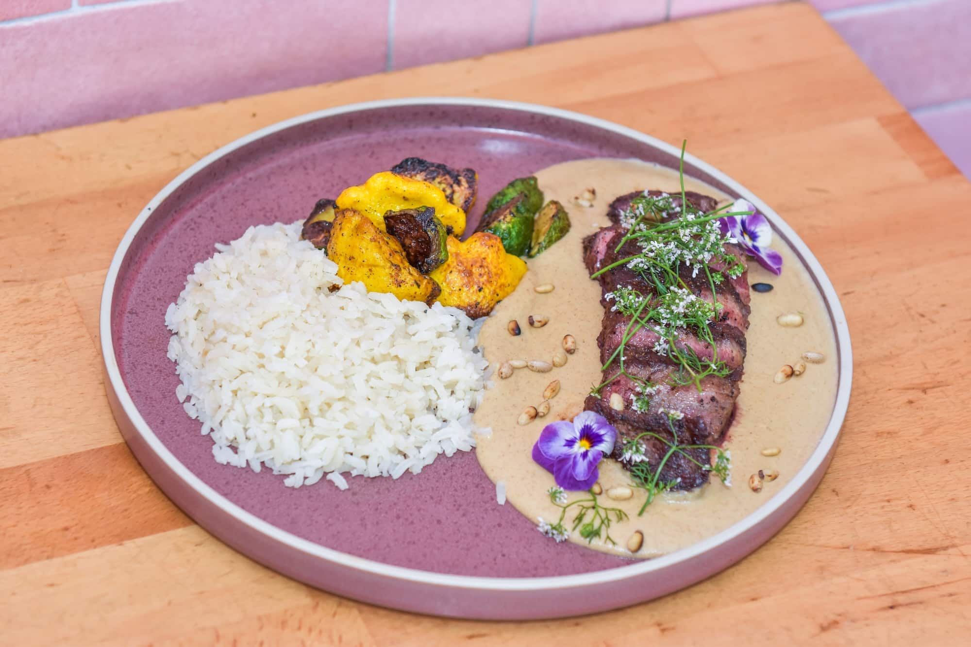 lola's long beach mole blanco