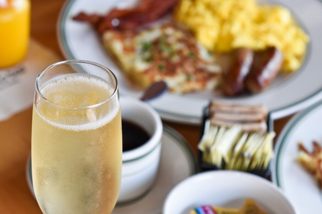 dolores long beach brunch