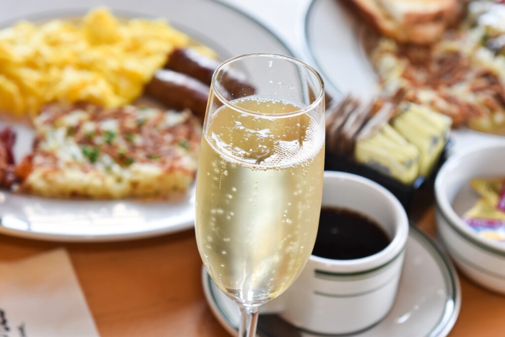 dolores long beach brunch